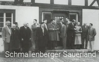 Zweites Gruppenbild des Dichtertreffens in Schmallenberg 1956. 