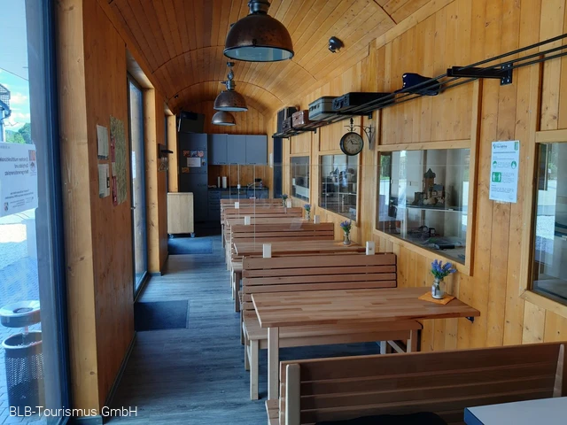 Sitzplätze im Eisenbahner-Café